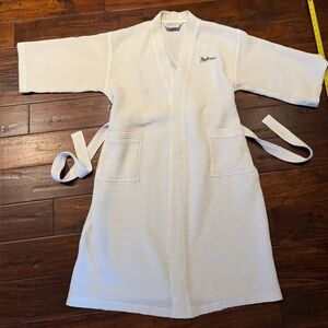 Boca Terry White Waffle Knit Kimono Robe OS Radisson